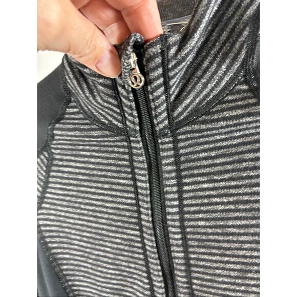 Lululemon U Turn Reversible Top in Black Size XS - Picture 3 of 8